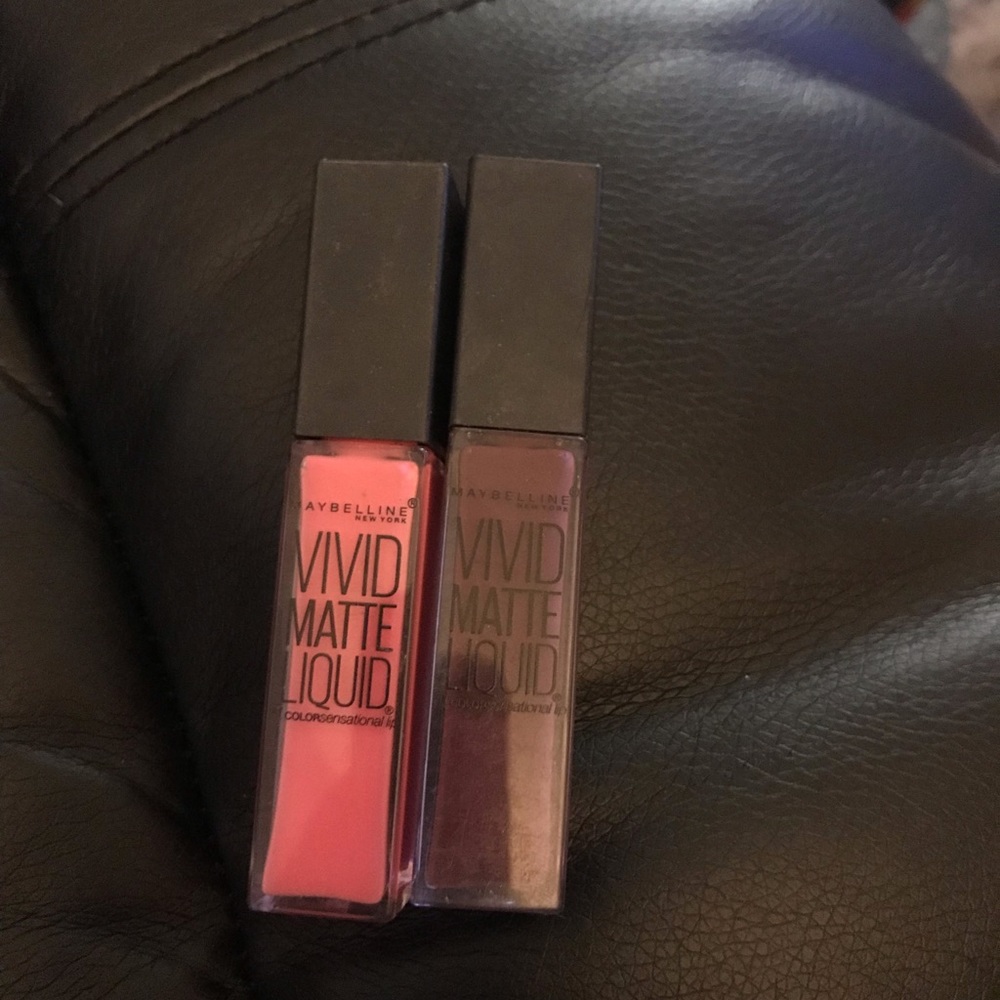 Lipstick - Picture 3 of 4